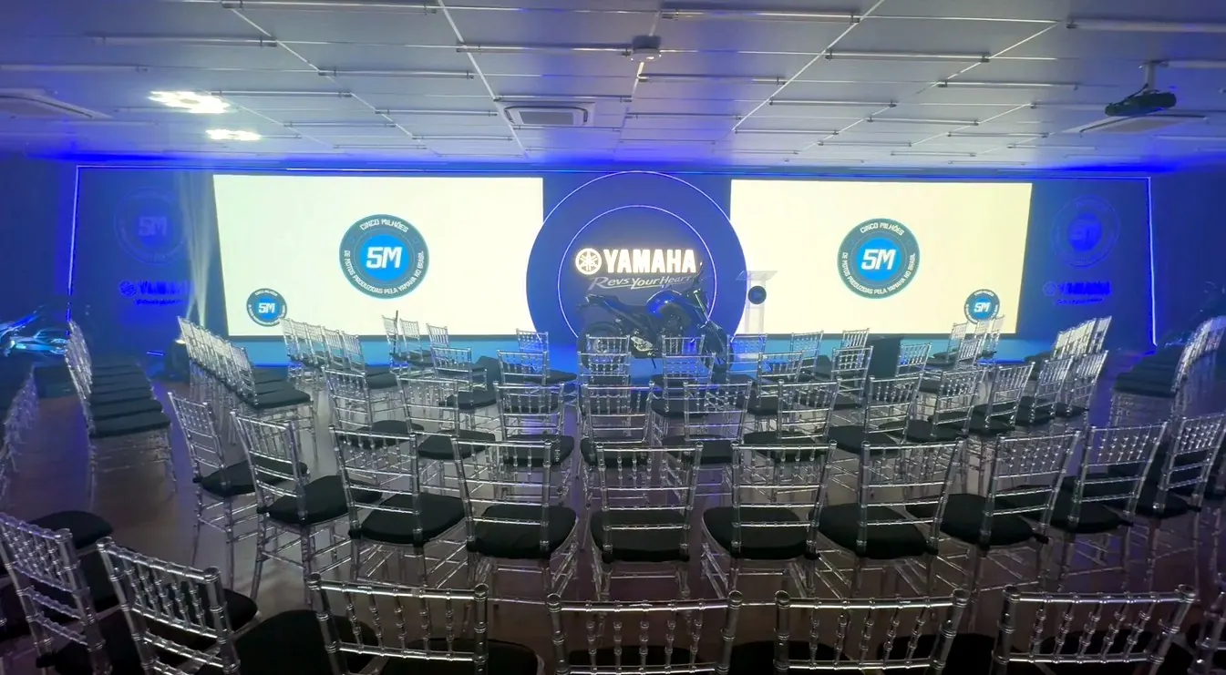 Convenção Yamaha 5 Milhões com painéis de LED